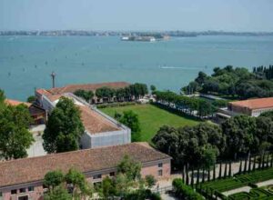 Romantic Walk Through the Gardens of Venice